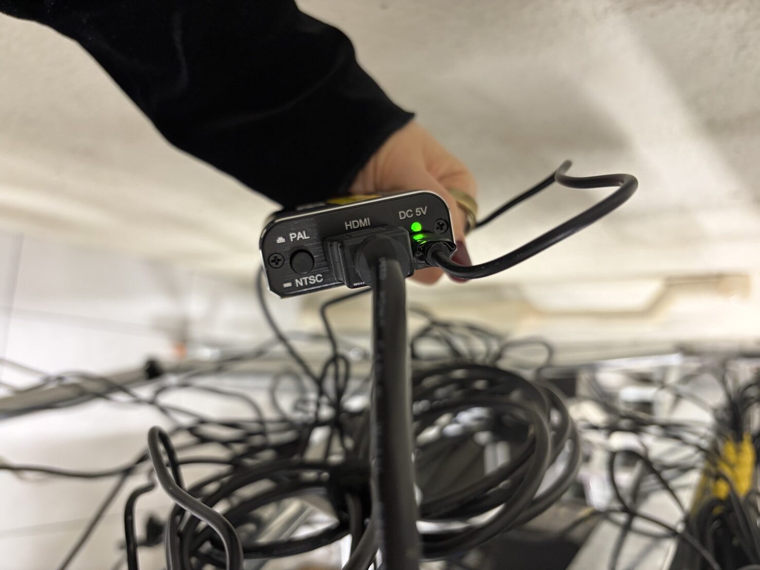 HDMIコンバーターの切り替えスイッチ