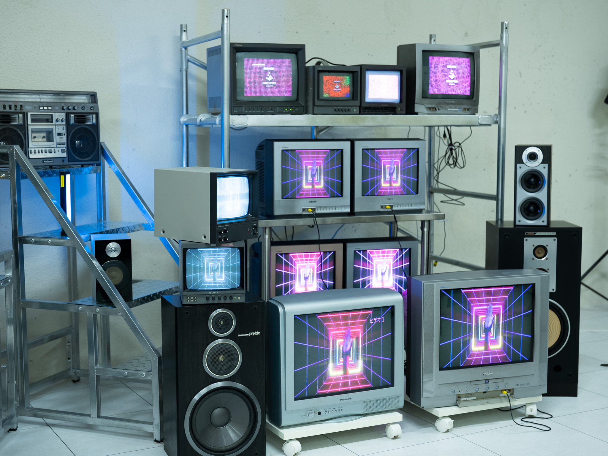 GRID SPACE旗の台のブラウン管テレビラック