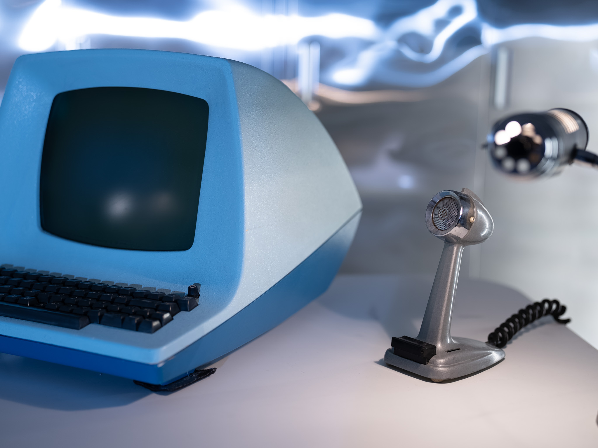 ターミナルコンピューターADM-3Aと無線マイク