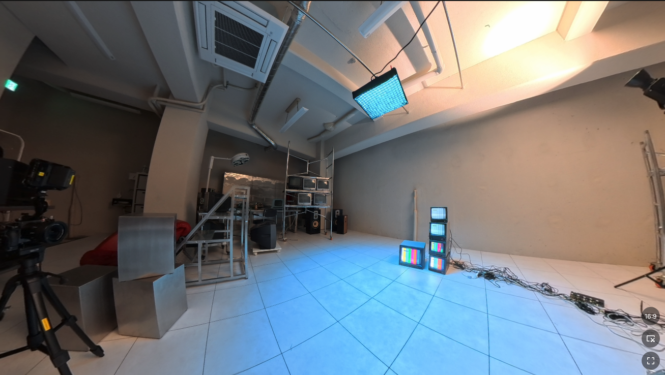 ブラウン管のタワー